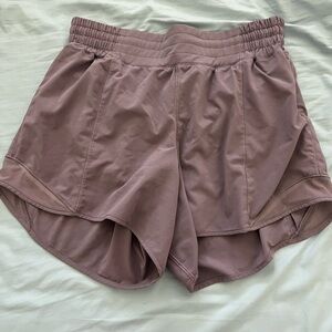 Lulu Hotty hot HR 4” shorts - size 8